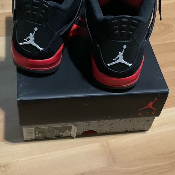 Jordan 4 Red Thunder - Picture 3 of 8